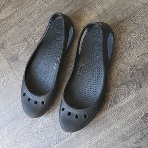 Crocs Flats Size 9 Wide